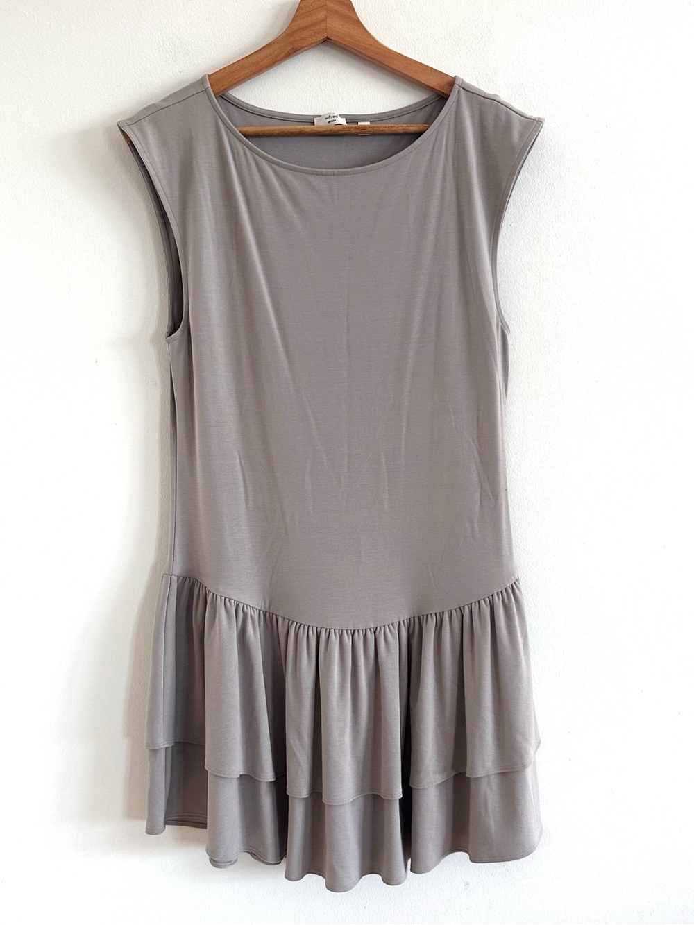 Wilfred Aritzia Goodlux Bloomsbury Dress in Moon-dust grey size Large - Picture 3 of 8